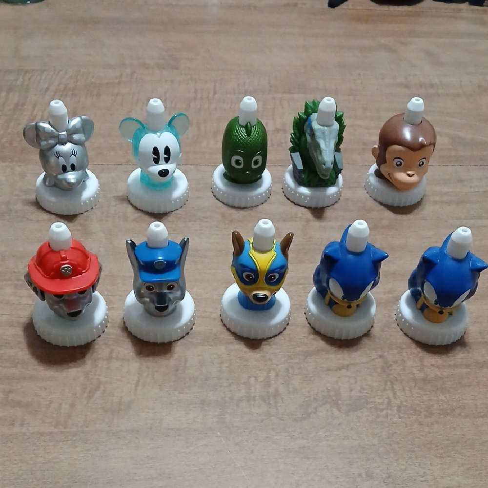 Good2Grow Collectible Figure Head Bottle Tops, Set of 10